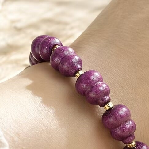 BR-016 purple pine wood beaded bracelet photo 4